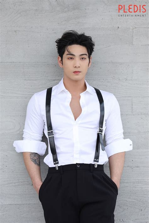 Pop Crush Asian Male Model Hot Asian Men Aesthetic Look Korean Star Male Poses Red Hood