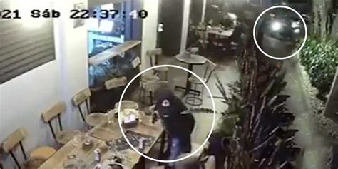 En video quedó registrado el robo masivo a un restaurante en Medellín