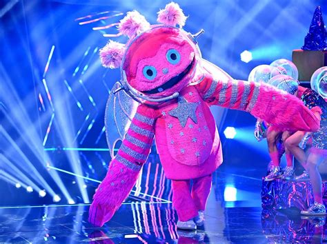 The Masked Singer 2021 Monstronaut The Masked Singer 2021 Alle