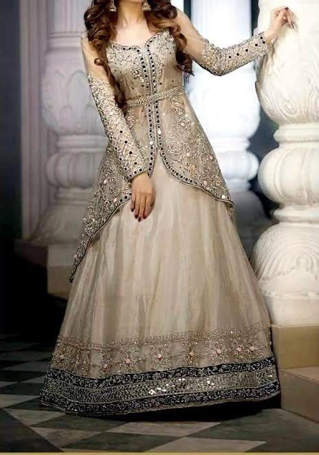 Pin By Aqsa Zaheer On Outfits Indian Fashion Dresses Indian Gowns