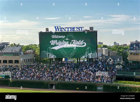 Welcome To Wrigley Field Hi Res Stock Photography And Images Alamy