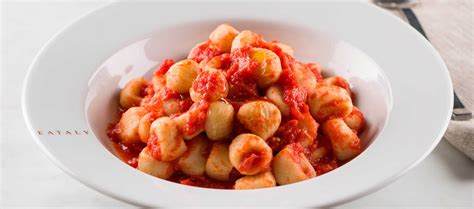 Potato Gnocchi with Spicy Tomato Sauce | Mutti Recipe