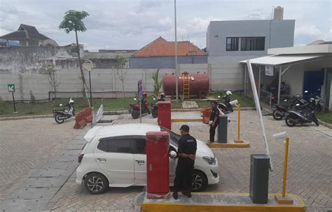 Malang Post Pekan Depan Sistem Gate Parkir Di Pasar Induk Among