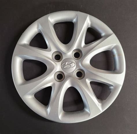 One Wheel Cover Hubcap 2012 2014 Hyundai Accent 14 OEM Silver 55569