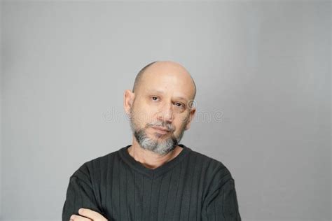 Portrait De L Homme Mature Debout Sur Fond Blanc Homme Barbu Image Stock Image Du Frais
