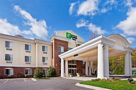 Holiday Inn Express Hotel & Suites Cherokee-Casino, an IHG Hotel ...