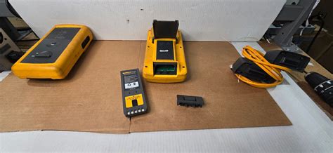 Fluke Networks DSP 4000 Cable Analyzer With DSP 4000SR Smart Remote