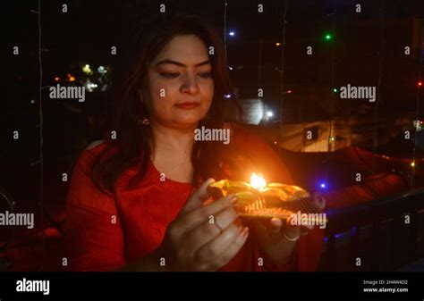 Pakistani Hindu Community Performing Religious Ritual During Diwali