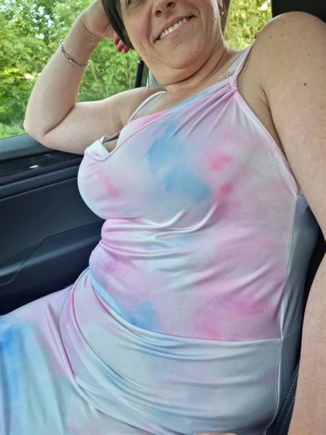 Busty Milf Showing Her Huge Tits In Car Pics XHamster