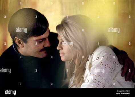 Omar Sharif And Julie Christie Doctor Zhivago 1965 Directed By