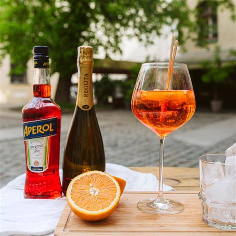 Najlepszy Aperol Spritz Przepis I Proporcje Na Drink Zbawcy Win