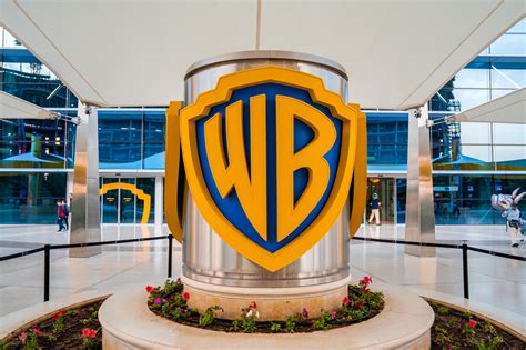 Warner Bros Discovery Stock Sinks On Analyst Coverage