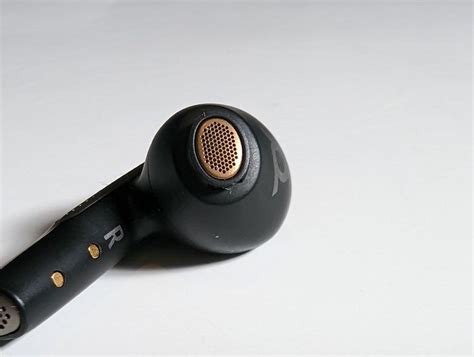 Test Poly Voyager Free 60+ UC : des écouteurs true wireless ultra ...