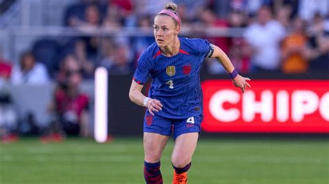 USWNT veteran Becky Sauerbrunn signs surprise new contract at Portland ...