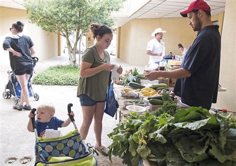 Wic Clients Enjoy Farmers Market Produce Through Farmers Market