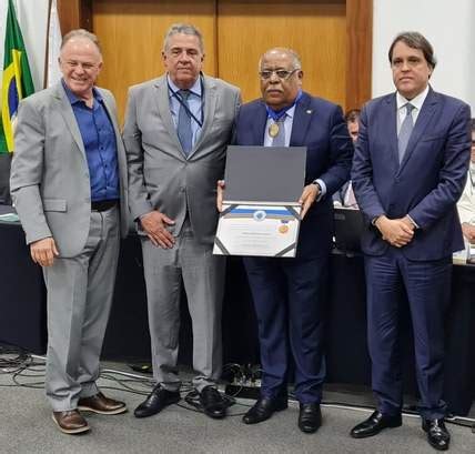 Benedito Gonçalves recebe homenagem no ES em encontro de presidentes de