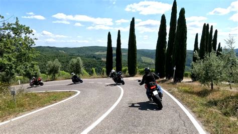 Castellina Way La Strana Piccola Adunanza Dei Motociclisti News