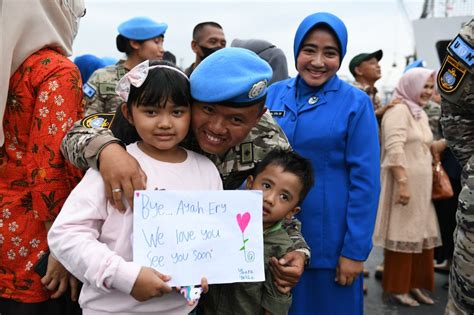 Doa Dan Restu Keluarga Lepas Keberangkatan Kri Frans Kaisiepo