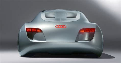 A Detailed Look At The Audi RSQ From I-Robot