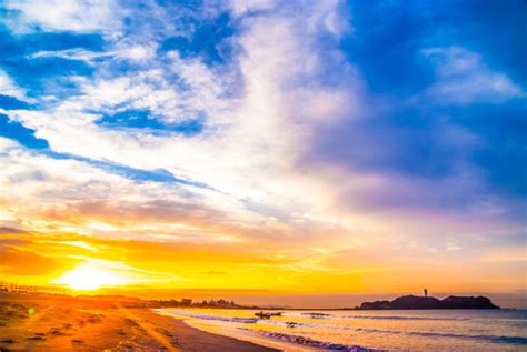 「朝日」の画像 - 78,197 件の Stock 写真、ベクターおよびビデオ | Adobe Stock