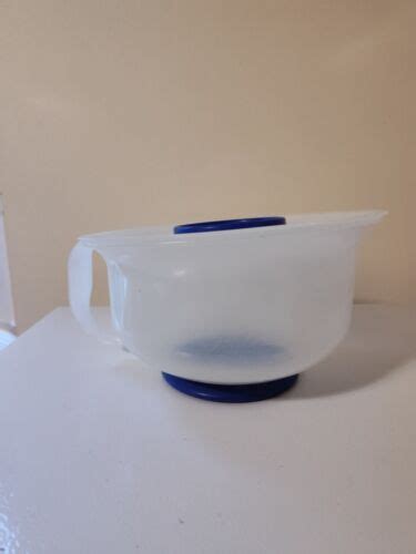 Tupperware Mix N Store Plus Measuring Batter Bowl 12 Cup Sheer Blue