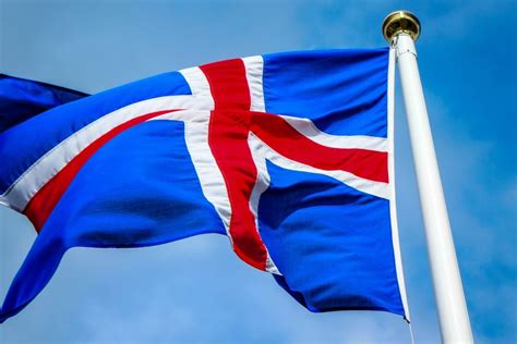 Exploring the Beauty and History of the Iceland Flag