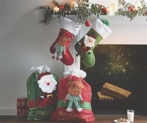 Aldi Christmas Decorations Flying Off the Store Shelves | Homes To Love