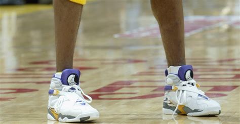 Looking Back At Kobe Bryant S Sneaker Free Agent Season In 2002 03