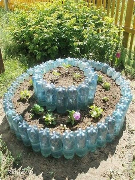 Ideas Para Decorar Jardines Con Botellas