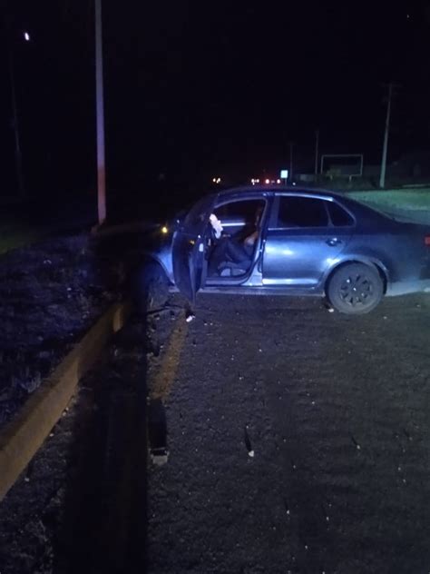 Choca Su Veh Culo Contra El Camell N Y Una L Mpara En Los Accesos A La