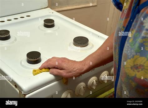 Wet Cleaning Of The Gas Stove Stock Photo Alamy