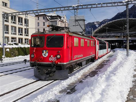 RhB Ge 4 4 605 Vor Dem Glacier Express Bei Der Ausfahrt Aus Dem