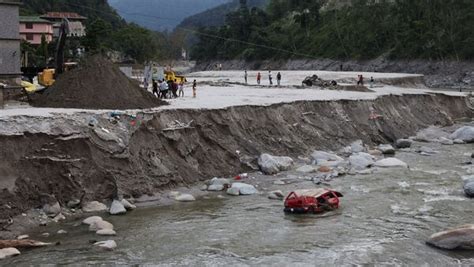 Over 3 000 People Stranded In Sikkims Lachen Lachung Towns Today News