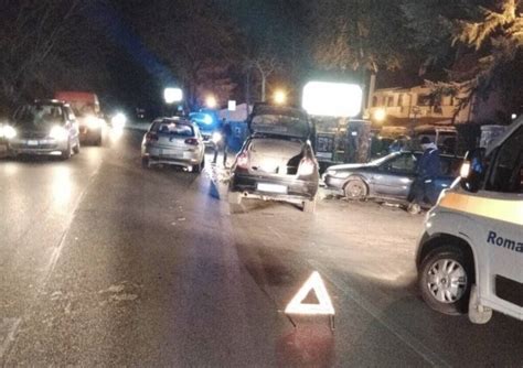 Velletri Incidente Sulla Via Dei Laghi Ai Confini Con Nemi Auto