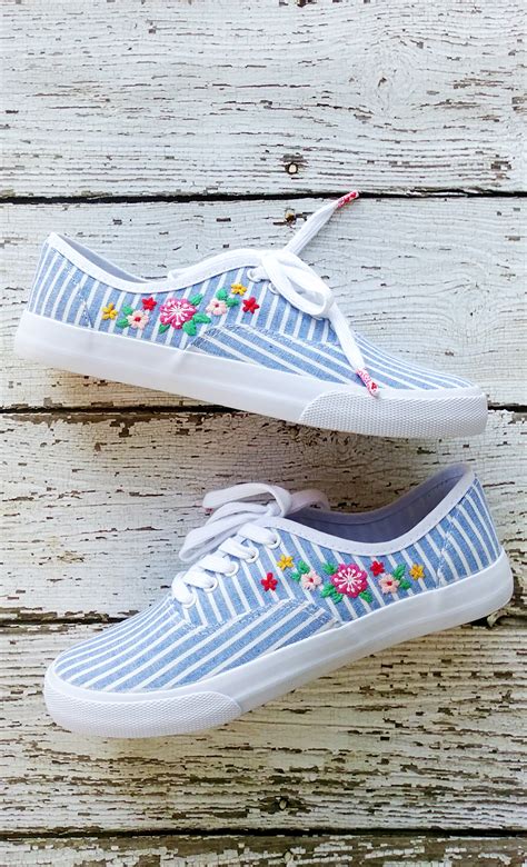 Shoes With Flowers Embroidery Designs