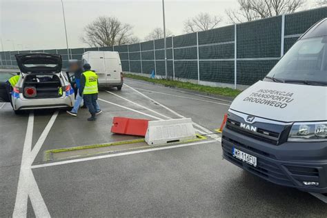 Kompletnie Pijany Jecha Busem Po S Trafi Na Trze Wy Poranek