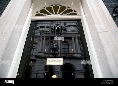 No 10 Downing Street Hi Res Stock Photography And Images Alamy