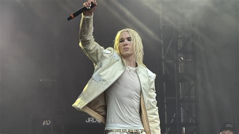 hollis   lollapalooza  youtube