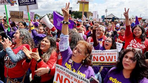 Los Angeles public school district, service workers reach bargaining ...