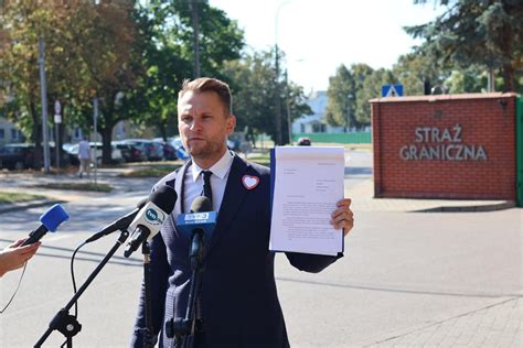 Dziurawy płot na granicy z Białorusią Poseł Krzysztof Truskolaski To