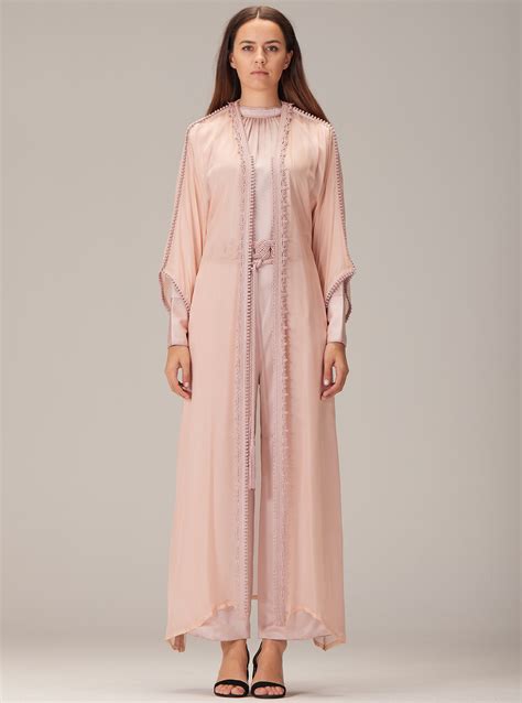 Royal Pink A Modern Twist To Kaftans As This Set Comes With Tailored