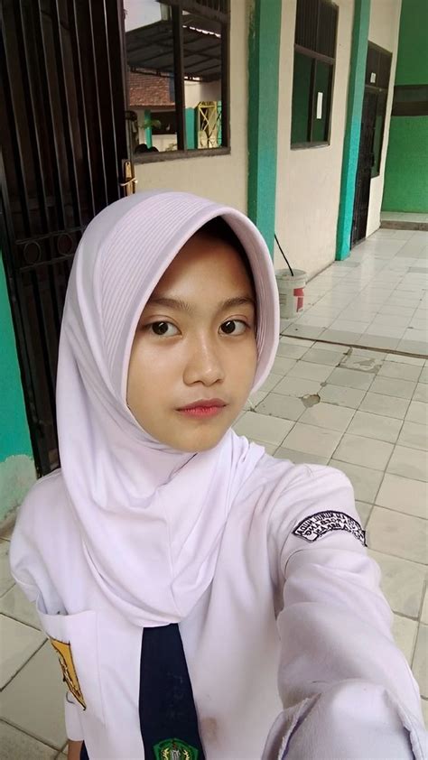 baju renang wanita foto ijazah sma wanita berambut pendek perempuan