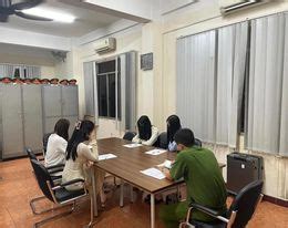 Bắt quả tang ca sĩ người mẫu hoa khôi và hot Tiktoker bán dâm