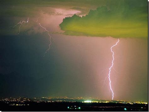 AMAZING STRIKING PICTURES.... ALL OF THEM!: Lightning