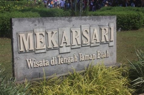 Beauty and Tourism: Mekarsari Park