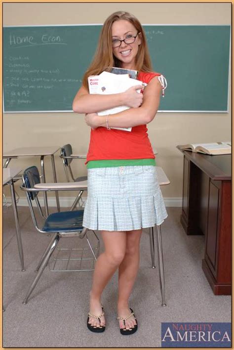 Lovesome Coed Babe In Glasses Leighlani Red Goes Naked In Class CoedCherry