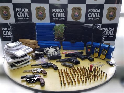 Polícia Civil Apreende Mala Com 40 Kg De Drogas Armas E Munições Em