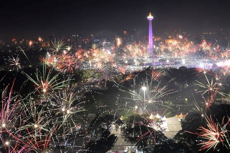 Incredible New Years Celebrations Around The World Huffpost