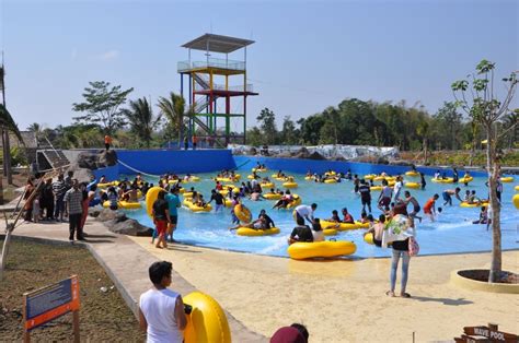 Sangkan Resort Aqua Park Merupakan Taman Rekreasi Air Terbesar