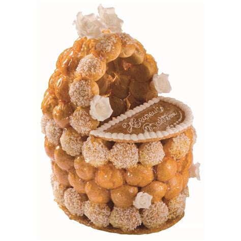 Pièce montée de choux en forme de berceau Pâtisserie La Romainville